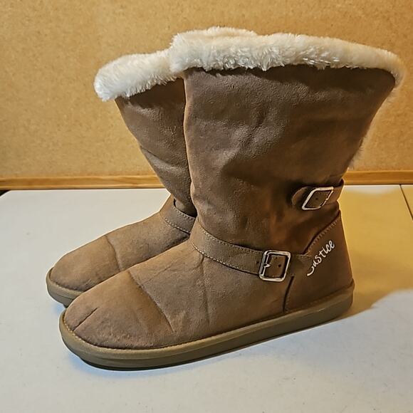 Justice ladies size 8 booties boots lined slip on boots Pre-loved - Picture 5 of 9